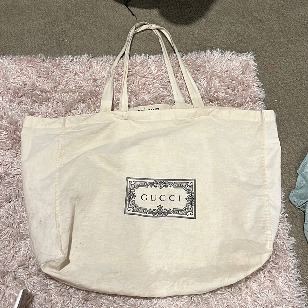 Nice and big cream Gucci tote bag